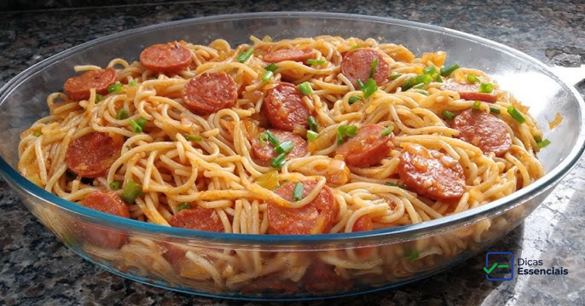 Macarrão com Linguiças