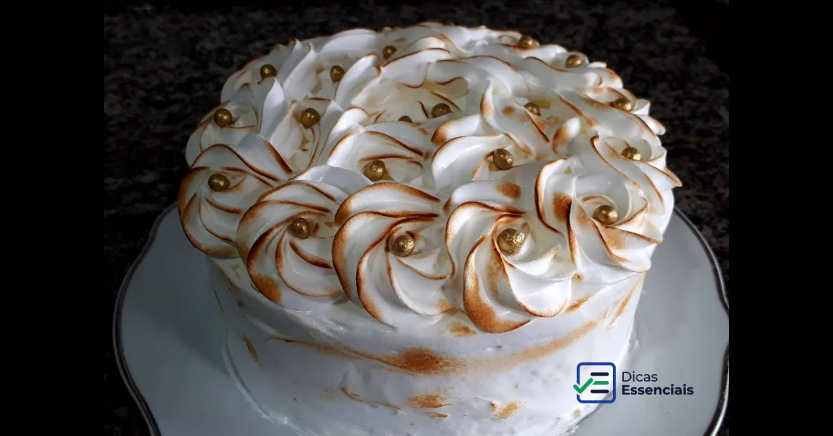 Bolo de Abacaxi com Merengue